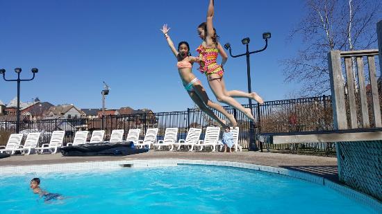 Plunge Aquatic Centre